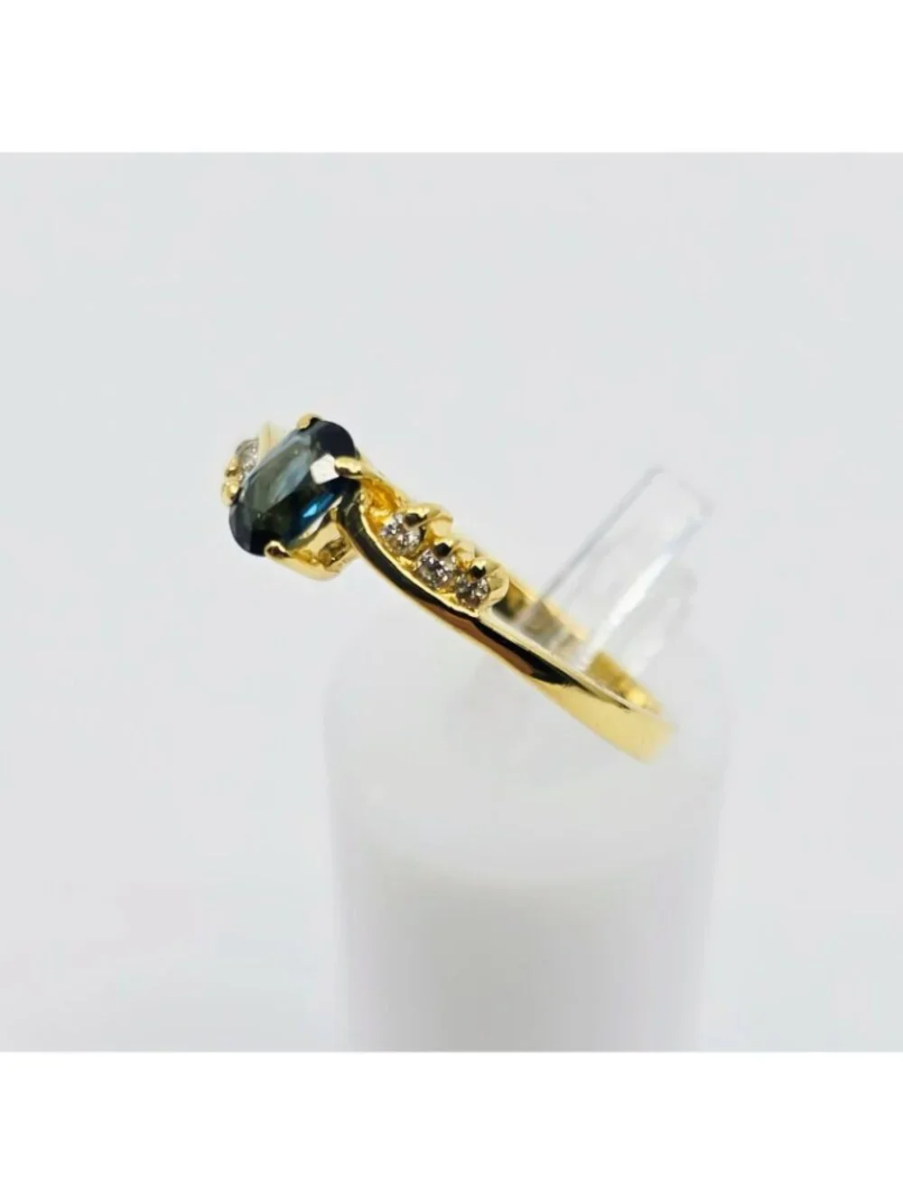 Beautiful 14K Solid Yellow Gold Designer Oval Sapphire & Diamond Ring - Size 9.5